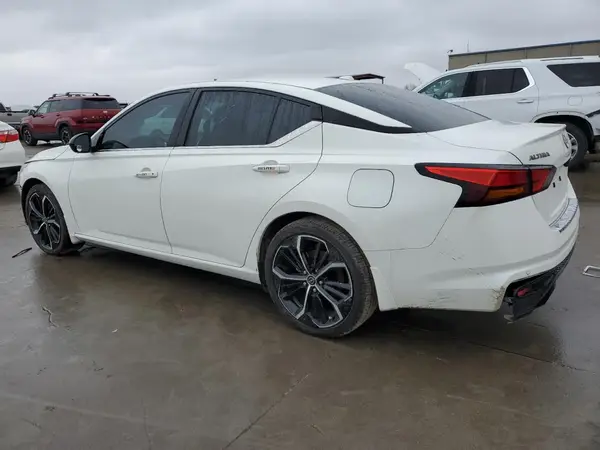 1N4BL4CV4PN414044 2023 NISSAN ALTIMA - Image 2