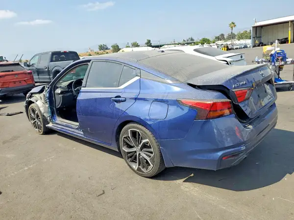 1N4BL4CV4RN318062 2024 NISSAN ALTIMA - Image 2