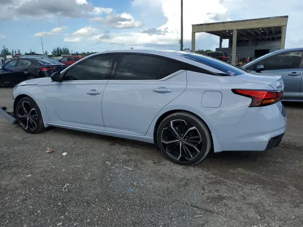 1N4BL4CV4RN340434 2024 NISSAN ALTIMA - Image 2