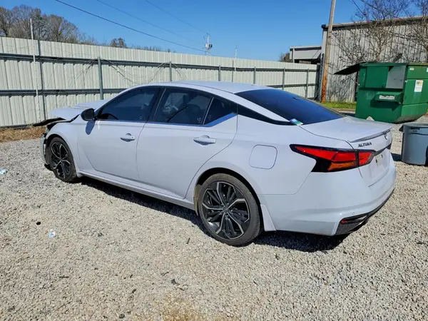 1N4BL4CV4RN343575 2024 NISSAN ALTIMA - Image 2