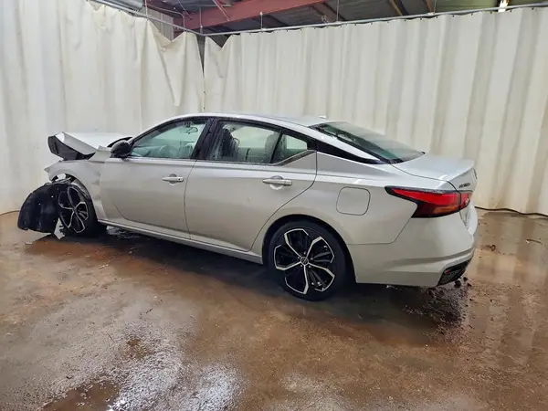 1N4BL4CV4RN351899 2024 NISSAN ALTIMA - Image 2