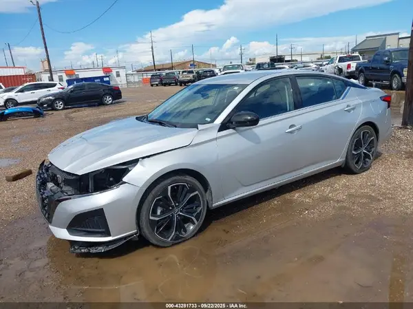 1N4BL4CV4RN360649 2024 NISSAN ALTIMA - Image 2