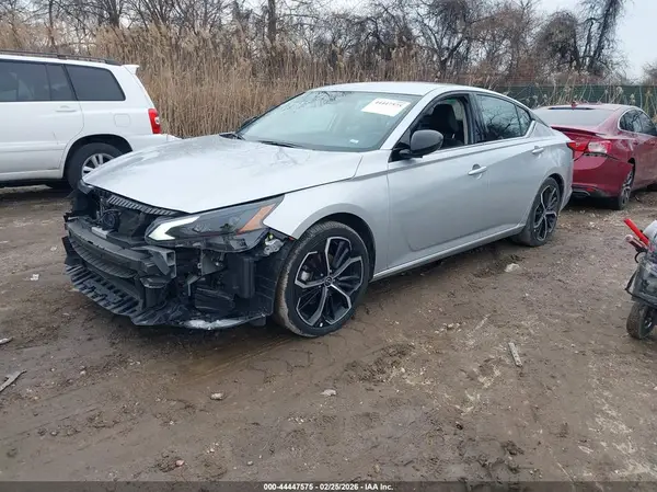 1N4BL4CV4RN389584 2024 NISSAN ALTIMA - Image 2