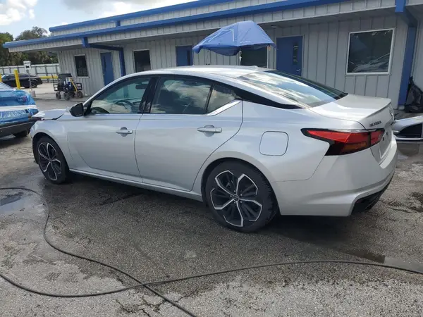 1N4BL4CV4RN389777 2024 NISSAN ALTIMA - Image 2