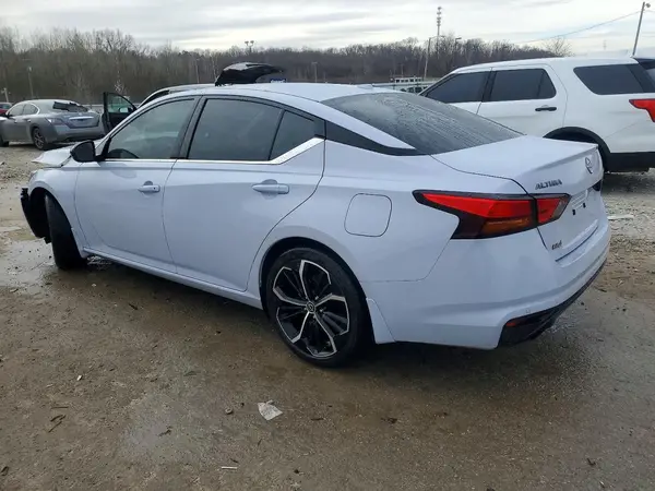 1N4BL4CV4RN392145 2024 NISSAN ALTIMA - Image 2