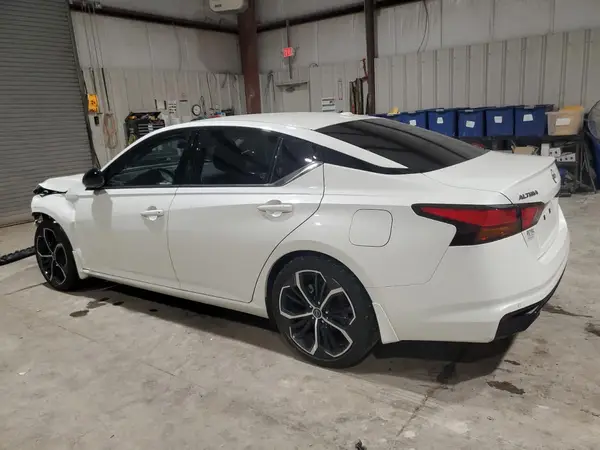 1N4BL4CV4RN400566 2024 NISSAN ALTIMA - Image 2