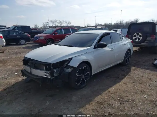 1N4BL4CV4RN415620 2024 NISSAN ALTIMA - Image 2