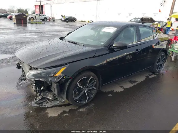 1N4BL4CV4RN430585 2024 NISSAN ALTIMA - Image 2