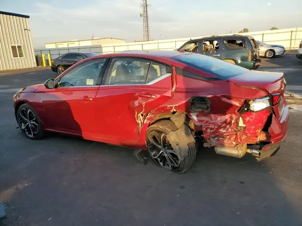 1N4BL4CV4RN436080 2024 NISSAN ALTIMA - Image 2