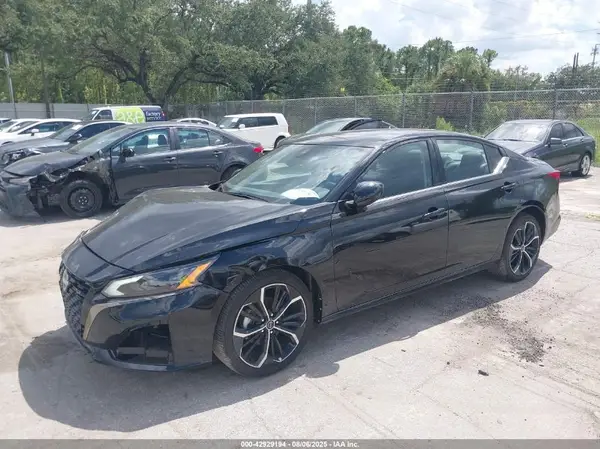 1N4BL4CV4SN362830 2025 NISSAN ALTIMA - Image 2