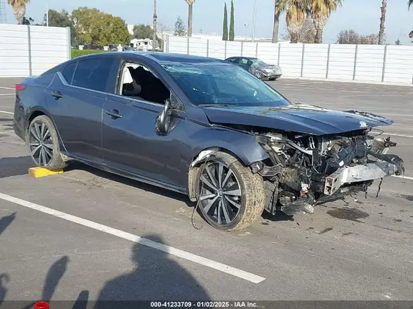 1N4BL4CV5LN321821 2020 NISSAN ALTIMA - Image 1