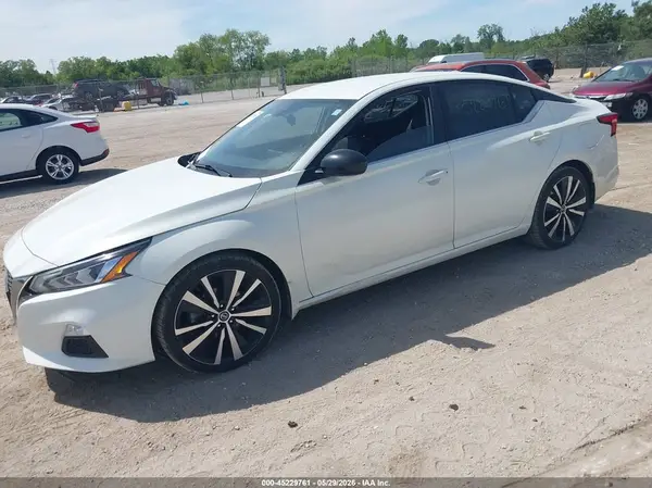1N4BL4CV5NN366485 2022 NISSAN ALTIMA - Image 2
