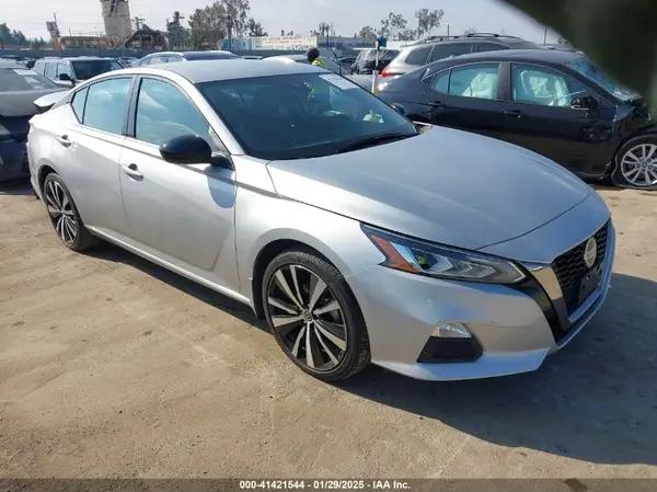1N4BL4CV5NN378765 2022 NISSAN ALTIMA - Image 1