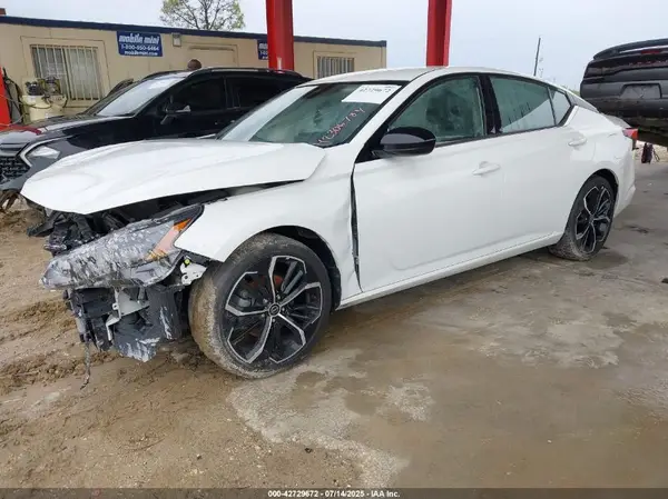 1N4BL4CV5PN340441 2023 NISSAN ALTIMA - Image 2