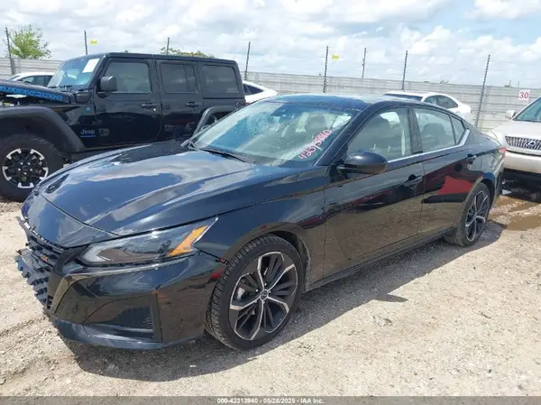 1N4BL4CV5PN349463 2023 NISSAN ALTIMA - Image 2