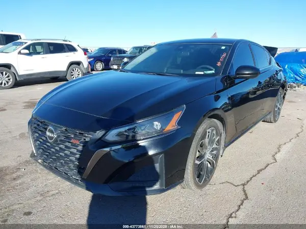 1N4BL4CV5PN365579 2023 NISSAN ALTIMA - Image 2