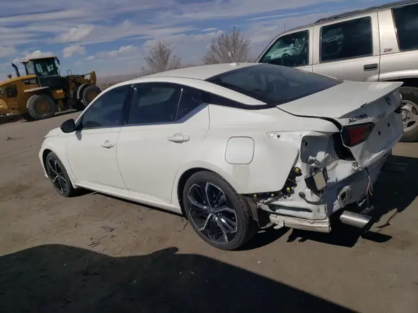 1N4BL4CV5PN425182 2023 NISSAN ALTIMA - Image 2