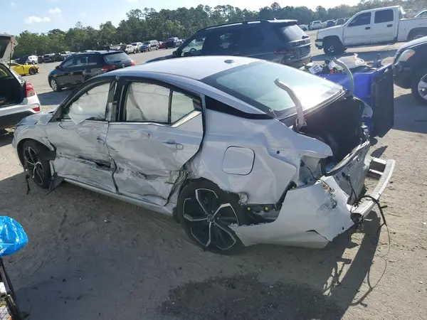 1N4BL4CV5RN301108 2024 NISSAN ALTIMA - Image 2