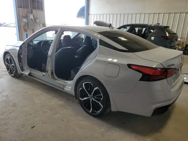 1N4BL4CV5RN310018 2024 NISSAN ALTIMA - Image 2
