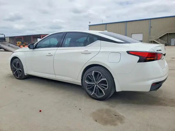 1N4BL4CV5RN316952 2024 NISSAN ALTIMA - Image 2