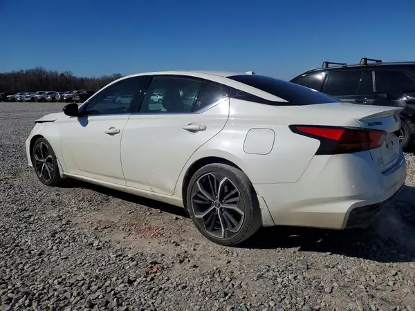 1N4BL4CV5RN318913 2024 NISSAN ALTIMA - Image 2