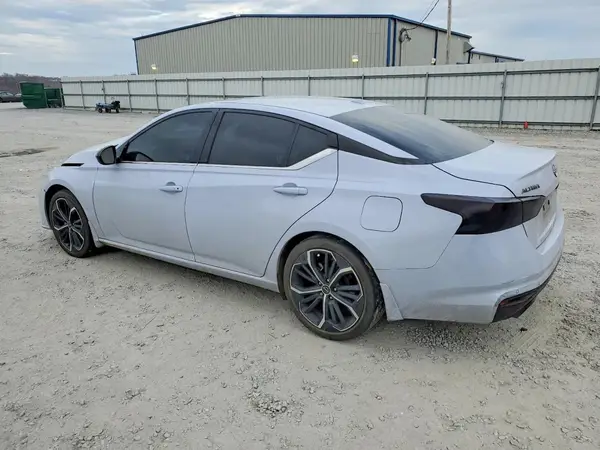 1N4BL4CV5RN340362 2024 NISSAN ALTIMA - Image 2