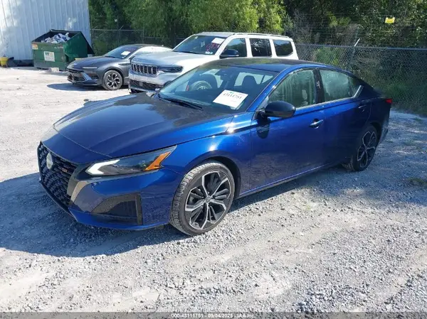 1N4BL4CV5RN351183 2024 NISSAN ALTIMA - Image 2
