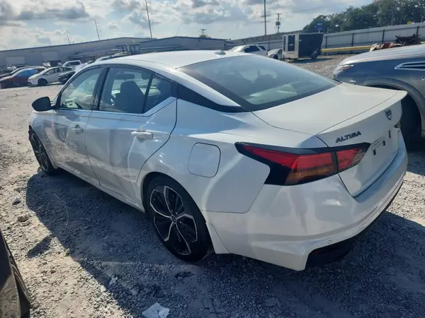 1N4BL4CV5RN351684 2024 NISSAN ALTIMA - Image 2