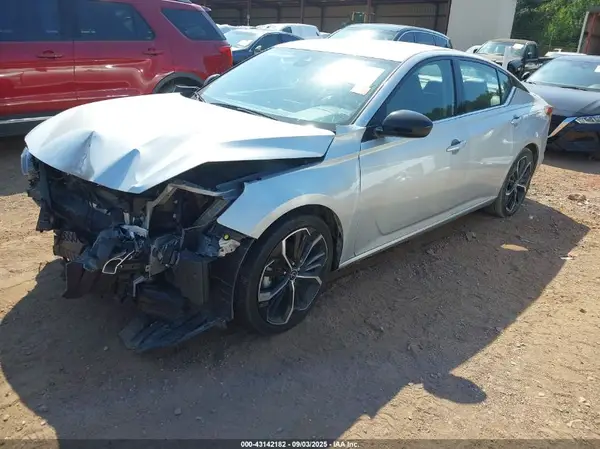 1N4BL4CV5RN352396 2024 NISSAN ALTIMA - Image 2