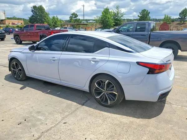 1N4BL4CV5RN370588 2024 NISSAN ALTIMA - Image 2