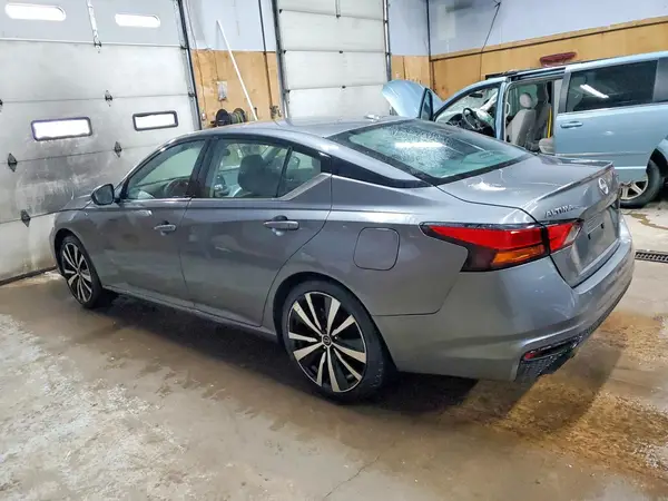 1N4BL4CV5RN371854 2024 NISSAN ALTIMA - Image 2