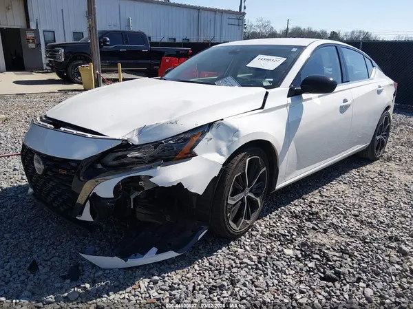 1N4BL4CV5RN373247 2024 NISSAN ALTIMA - Image 2