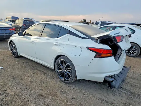 1N4BL4CV5RN376925 2024 NISSAN ALTIMA - Image 2