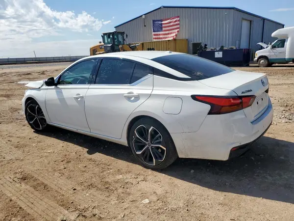 1N4BL4CV5RN380246 2024 NISSAN ALTIMA - Image 2