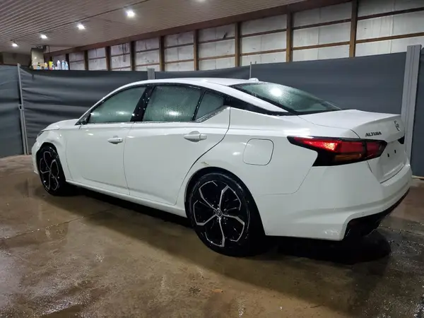 1N4BL4CV5RN382787 2024 NISSAN ALTIMA - Image 2