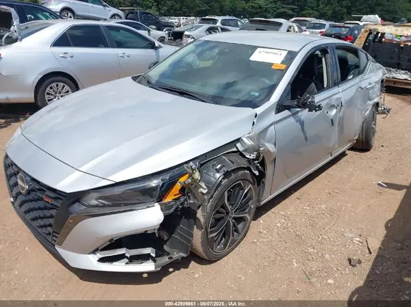 1N4BL4CV5RN393272 2024 NISSAN ALTIMA - Image 2
