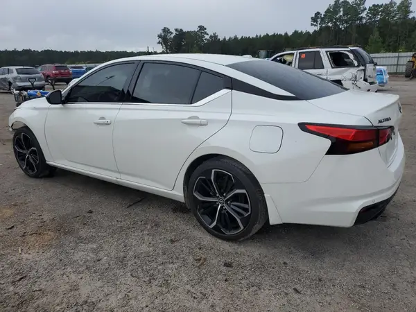 1N4BL4CV5RN397998 2024 NISSAN ALTIMA - Image 2