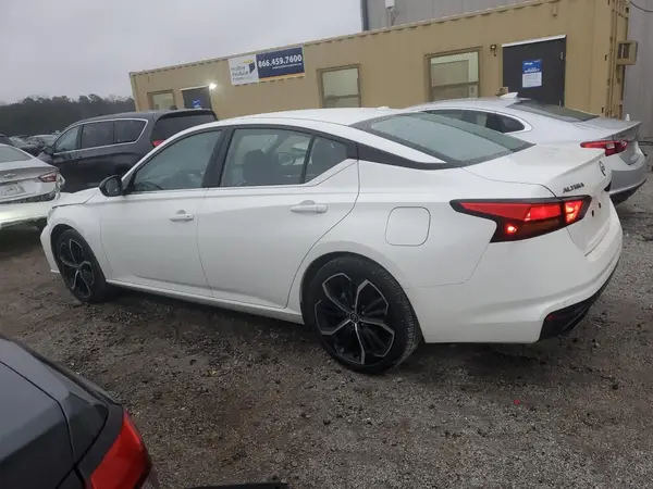 1N4BL4CV5RN404481 2024 NISSAN ALTIMA - Image 2