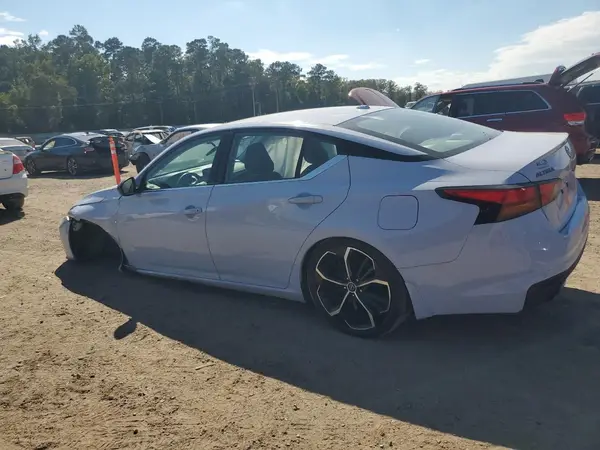 1N4BL4CV5RN415741 2024 NISSAN ALTIMA - Image 2