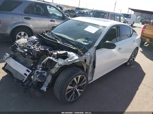 1N4BL4CV5RN423791 2024 NISSAN ALTIMA - Image 2