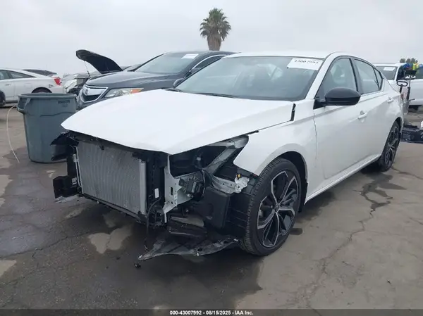 1N4BL4CV5RN424701 2024 NISSAN ALTIMA - Image 2