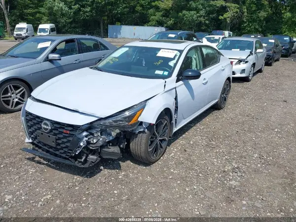 1N4BL4CV5RN424911 2024 NISSAN ALTIMA - Image 2