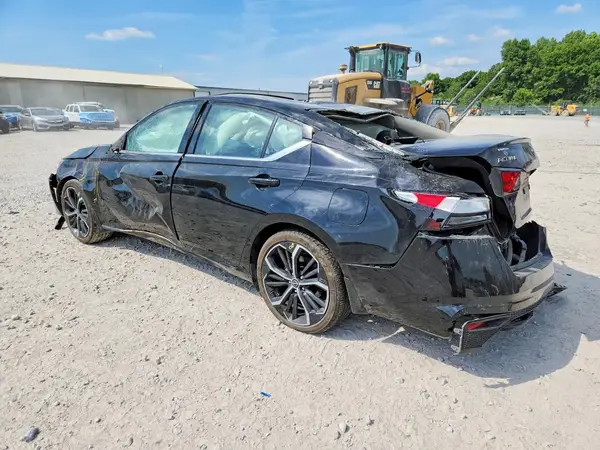 1N4BL4CV5RN435987 2024 NISSAN ALTIMA - Image 2