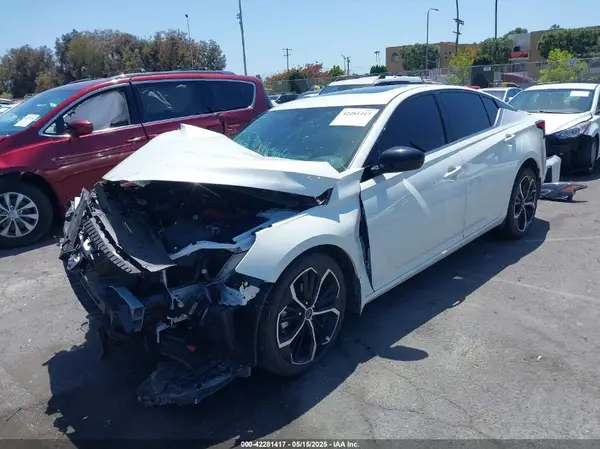 1N4BL4CV5SN339590 2025 NISSAN ALTIMA - Image 2