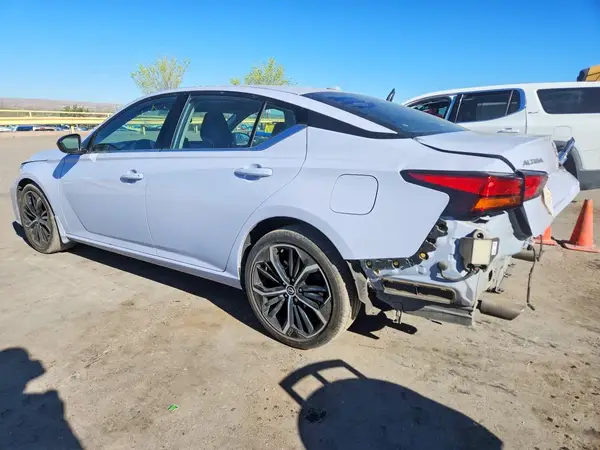 1N4BL4CV5SN339993 2025 NISSAN ALTIMA - Image 2