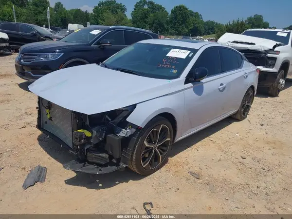 1N4BL4CV5SN348922 2025 NISSAN ALTIMA - Image 2