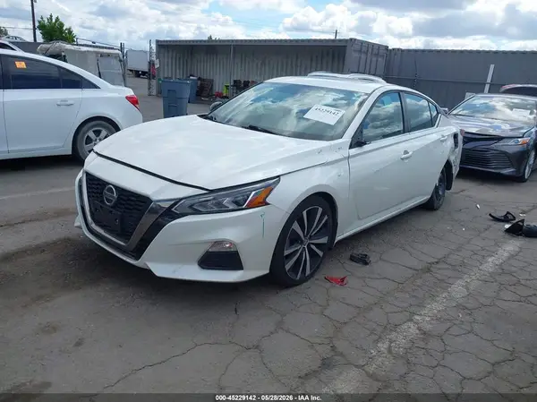 1N4BL4CV6KC256830 2019 NISSAN ALTIMA - Image 2