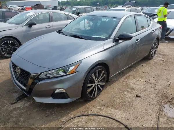 1N4BL4CV6LC141436 2020 NISSAN ALTIMA - Image 2
