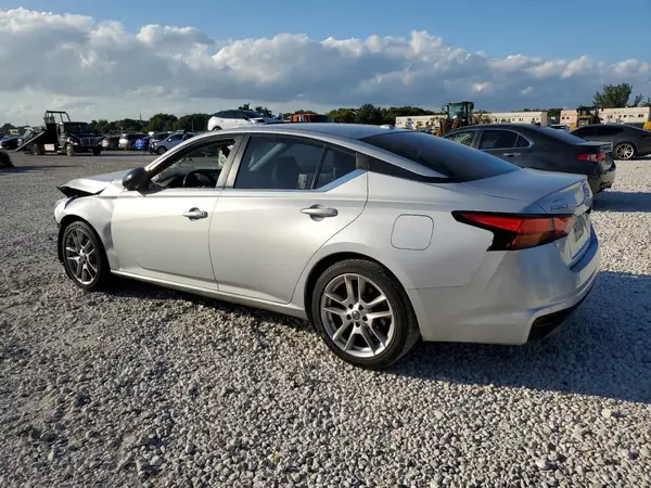 1N4BL4CV6MN318637 2021 NISSAN ALTIMA - Image 2