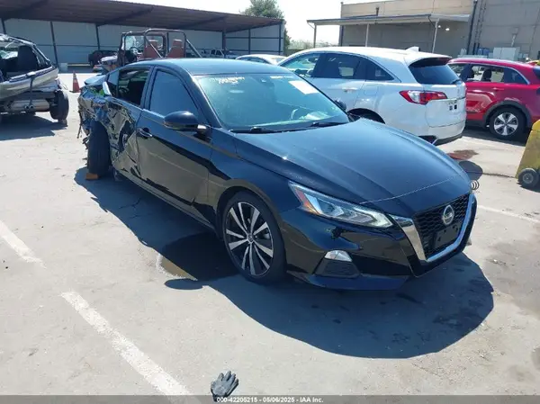 1N4BL4CV6MN421556 2021 NISSAN ALTIMA - Image 1
